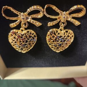 Goldtone Filigree Heart Bow Earrings Vintage Look Valentine Gift Ready Box! NWOT